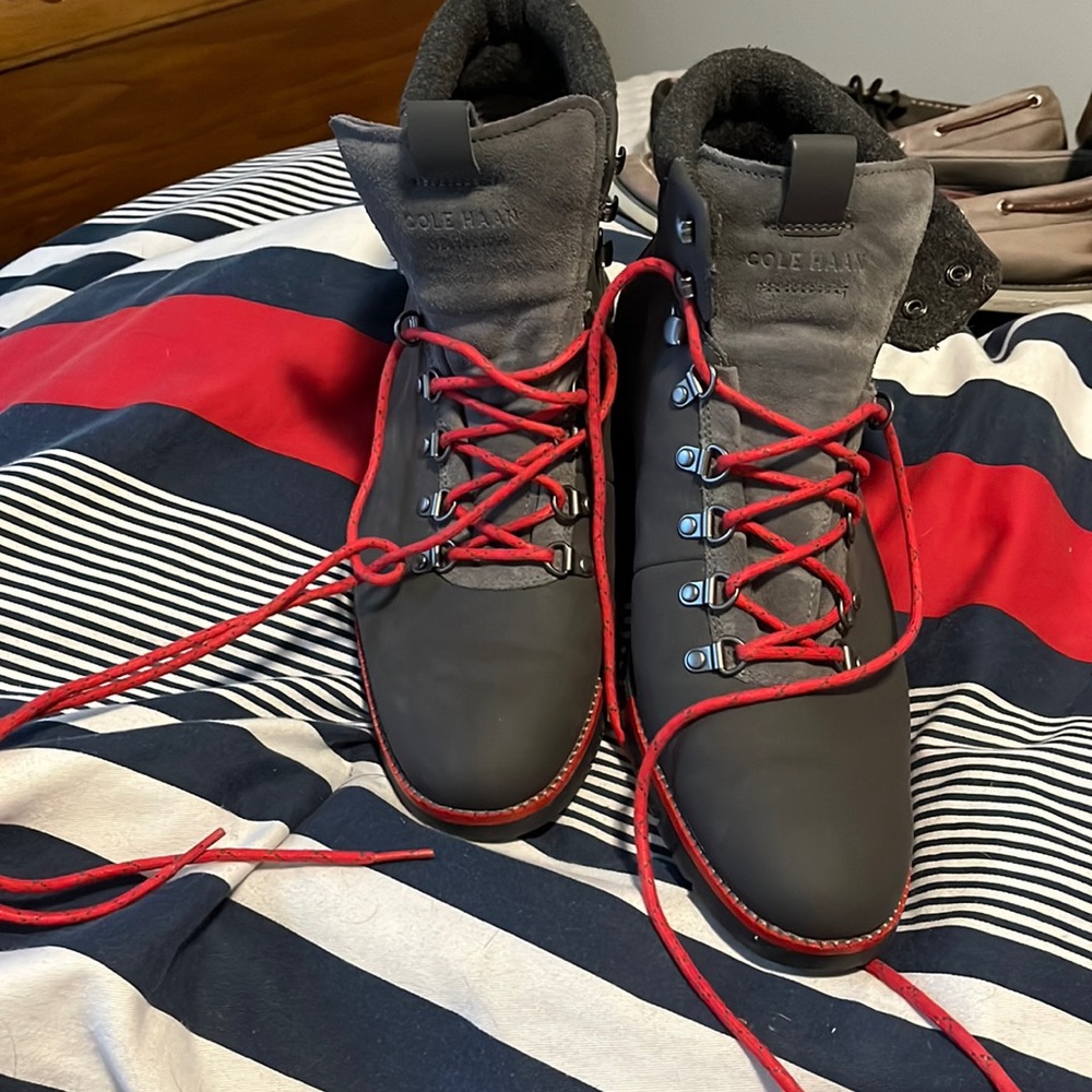 LIKE NEW Cole Haan Mens boots